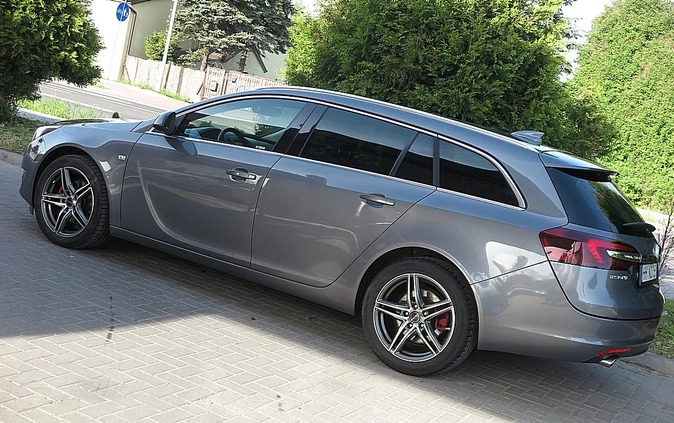 Opel Insignia cena 44600 przebieg: 135000, rok produkcji 2017 z Pieńsk małe 781